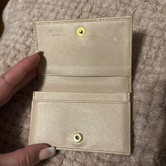 beautiful PRADA cardholder beige - Picture 2 of 5